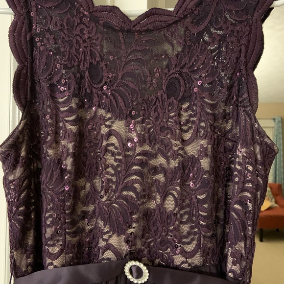 Long formal dress, size 10 - Picture 3 of 5